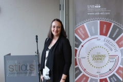Dr Izane Reyneke